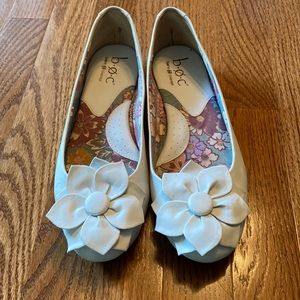 COPY - BOC women’s flats in white with flower on the toe, size 9